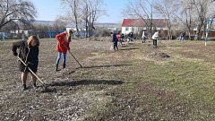 Общешкольный субботник в школе с. Широкое