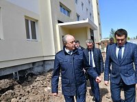 Глава региона проконтролировал работы на энгельсских объектах строительства и ремонта
