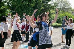 В добрый путь, выпускники!