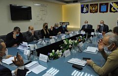 Состоялось очередное заседание муниципального Собрания, в котором принял участие министр по делам территориальных образований области С.Ю.Зюзин