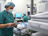С 1 марта медикам в малых городах и селах повысят зарплаты