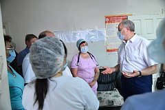 Валерий Радаев поставил задачи по ремонтно-строительным работам в Ершовской центральной районной больнице