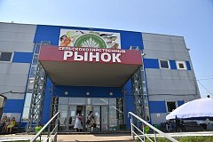 Глава региона посетил сельскохозяйственный рынок в пос. Юбилейный