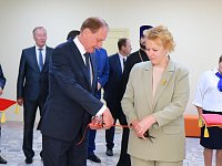 И вновь открыты двери школы...