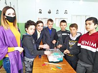 Специалисты ГАУ СО КЦСОН Татищевского района провели арт-терапевтическое занятие «Рисование на пене»