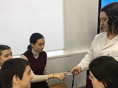 Школьники с. Мизино-Лапшиновка познакомились с профессией медика