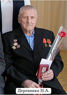 Глава Татищевского муниципального района П.В.Сурков поздравил  с наступающим Днем Победы участников Великой Отечественной войны