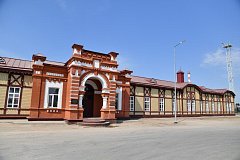 Глава региона Валерий Радаев осмотрел новый подвижной состав