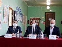Глава Татищевского района П.В.Сурков провел встречу с жителями села Широкое