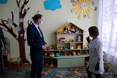 Работе учреждений социальной сферы - особое внимание