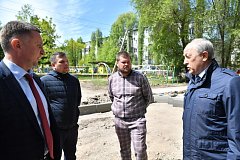 Глава региона проконтролировал работы на энгельсских объектах строительства и ремонта 