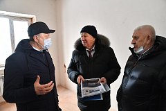Губернатор Валерий Радаев посетил стройплощадки социальных объектов в Энгельсе