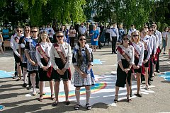 В добрый путь, выпускники!