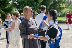 В добрый путь, выпускники!