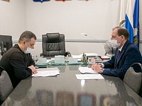 С главой - о главном