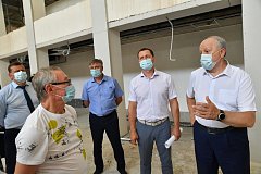 Губернатор Валерий Радаев проконтролировал строительство нового комплекса для детского цирка «Арт-Алле» в Марксе