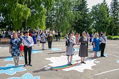 В добрый путь, выпускники!