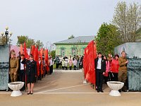 В р.п.Татищево прошел торжественный митинг на Центральной площади