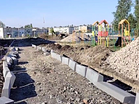 Продолжается ремонт дворовых территорий на ул. Школьная