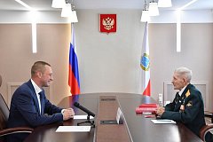 Роман Бусаргин встретился с председателем областного комитета ветеранов войны и военной службы, организации «Фонд Книги Памяти» Георгием Фроловым